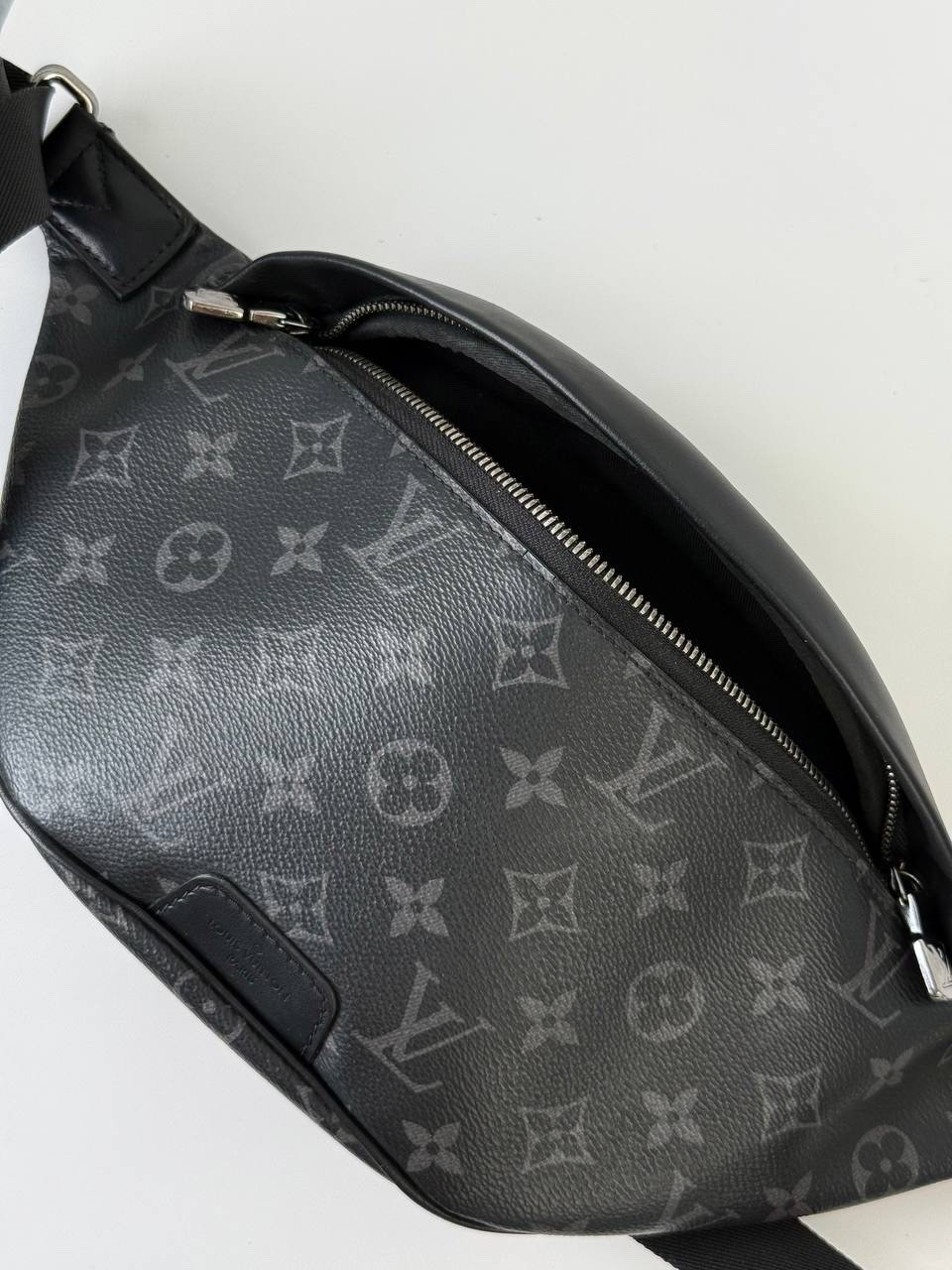 Authentic Louis Vuitton Discover Leather Monogram Bumbag PM Shadow Mens