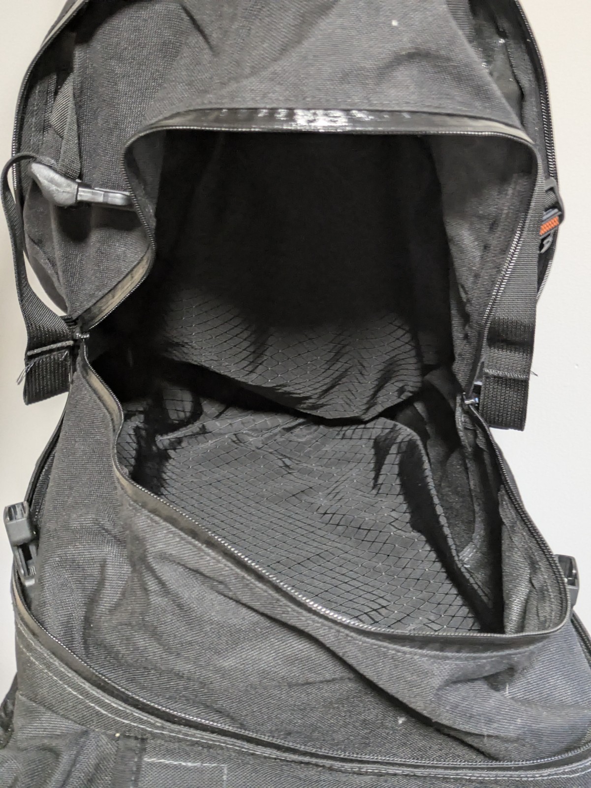 Mission Workshop ‘Rambler’ Backpack Expandable Waterproof Bag Camouflage Black