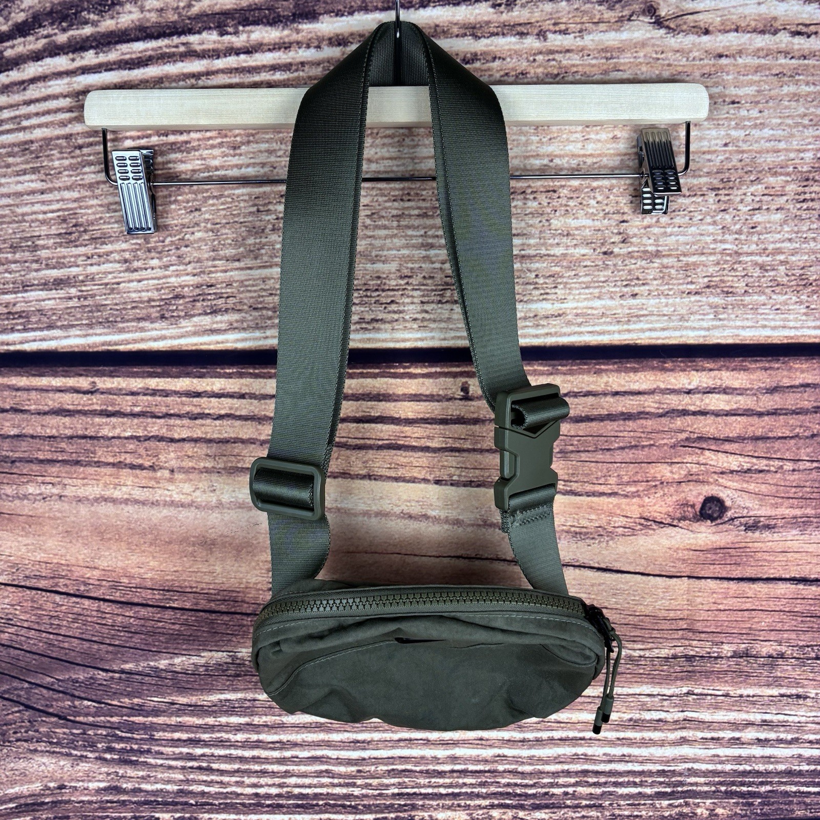 Nike Sportswear Premium Essentials Crossbody Bag Olive Cargo Khaki Sling 1L⁠