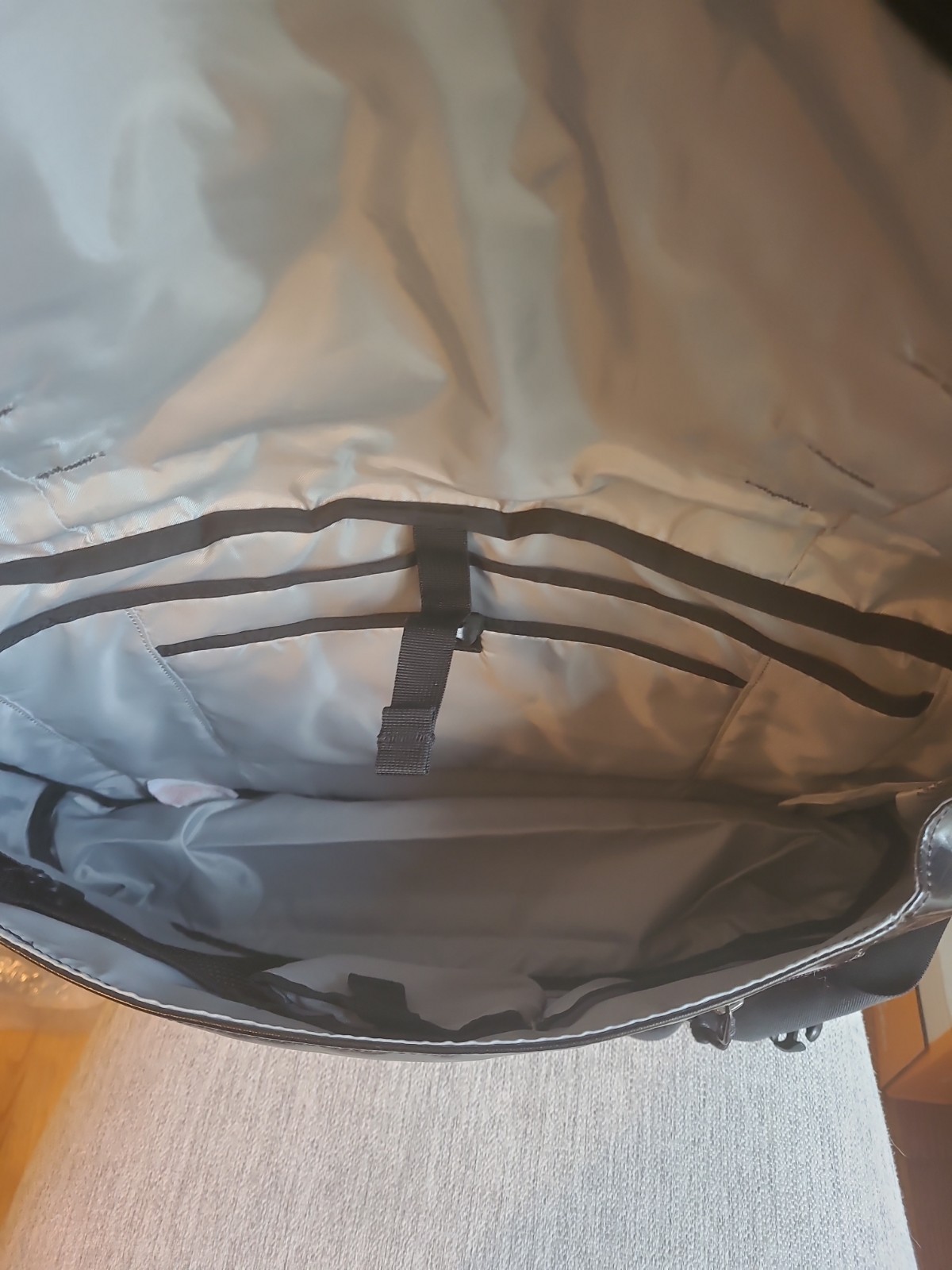 Patagonia Black Hole Messenger Bag Black Enamel 12.5″x20.5″ Travel