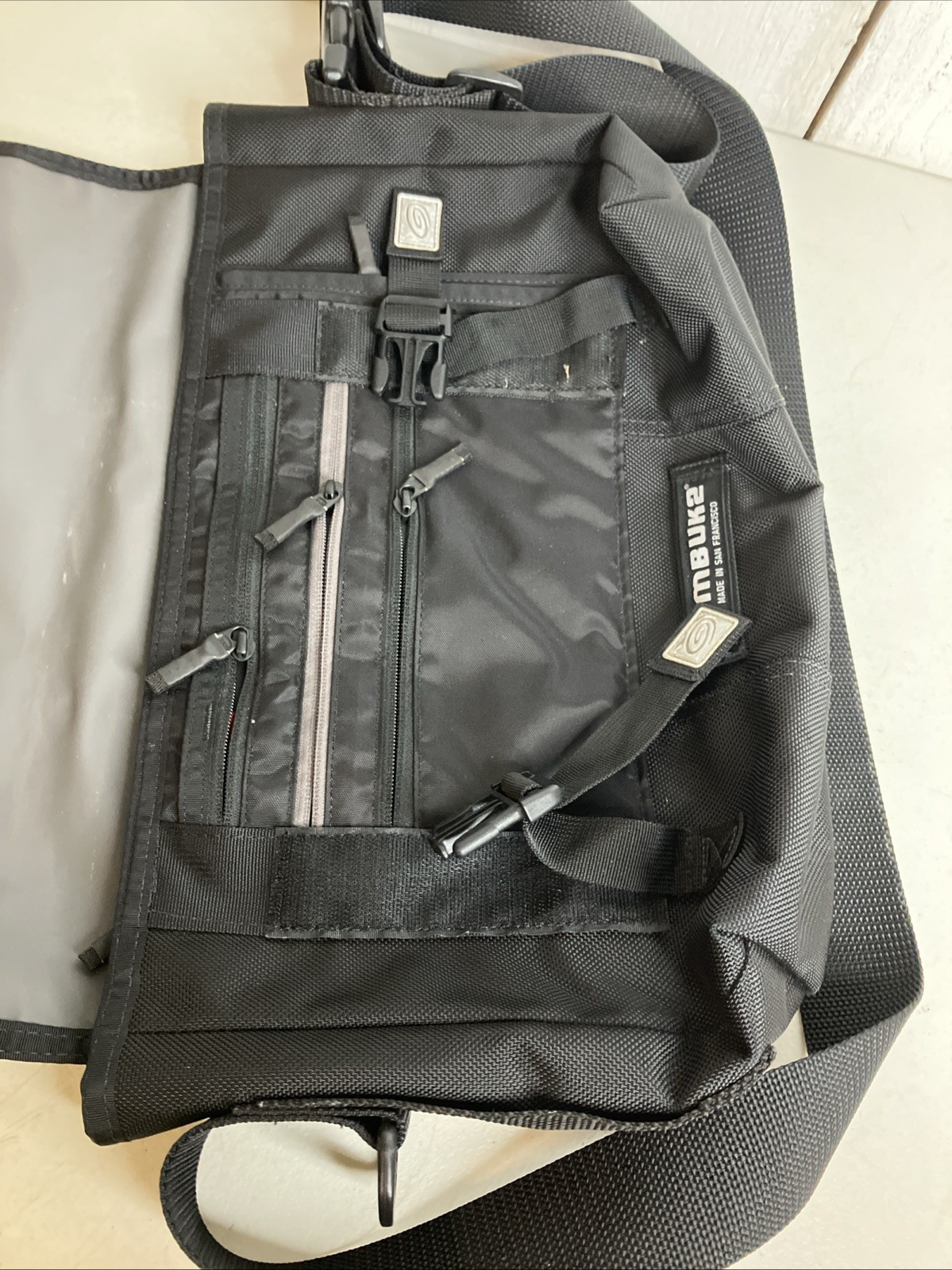 TIMBUK2 Classic Messenger Bag 3 Panel Black Laptop Commuter Michael J Fox Show