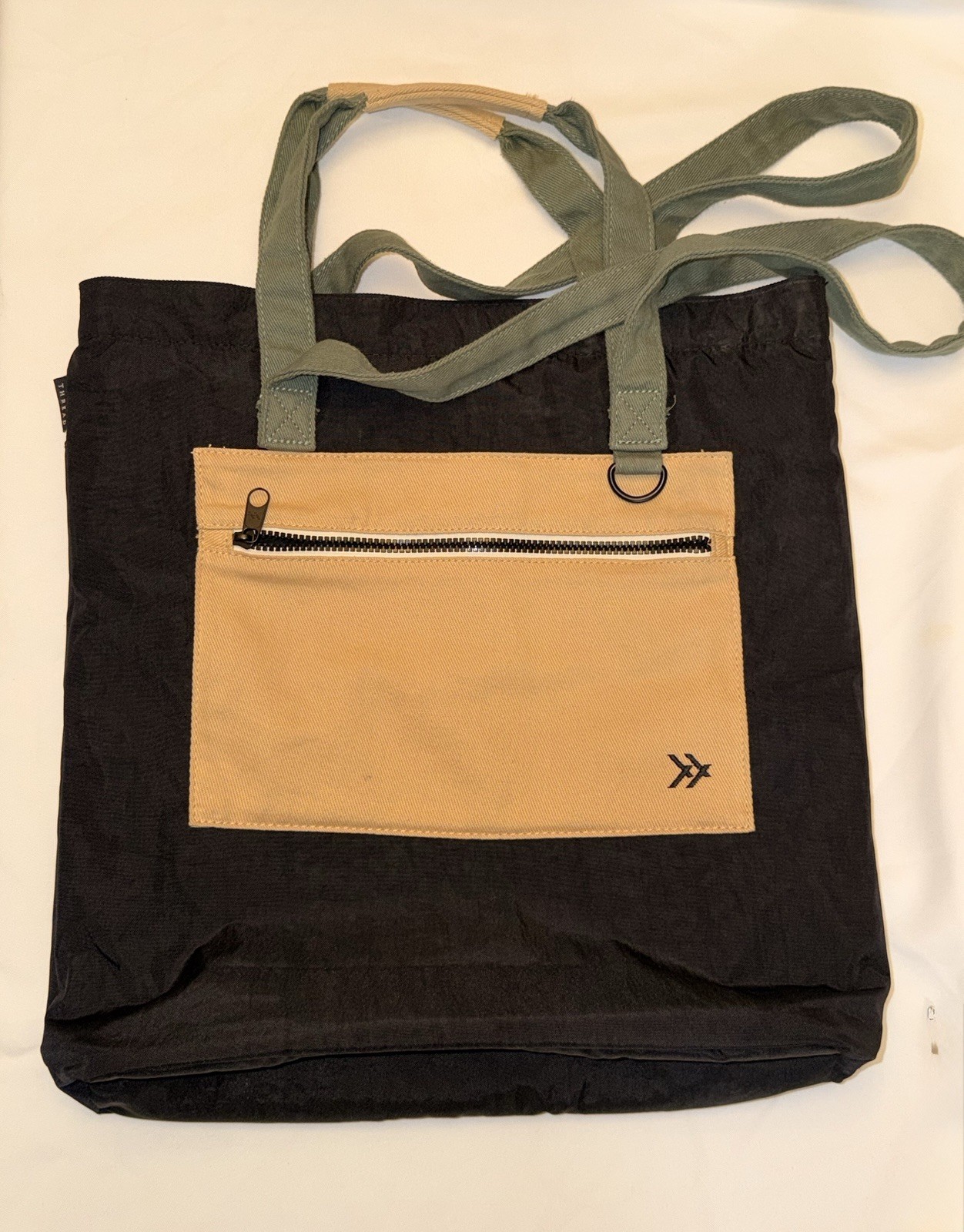 Thread Solid Black Tote Bag, Zipper Closure, Inner Pockets, Green Straps