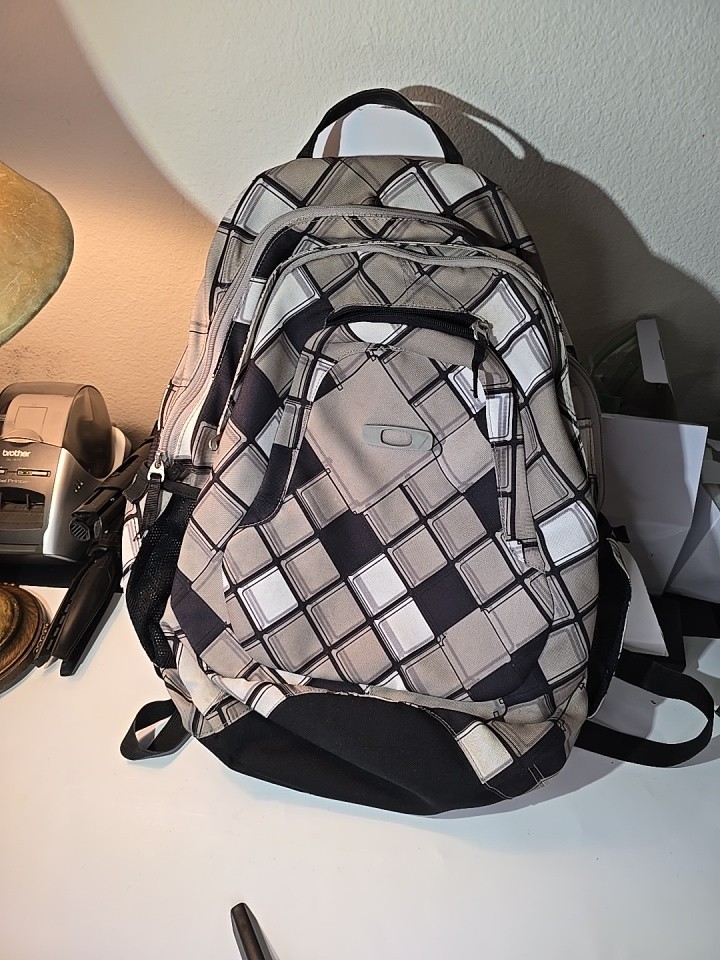 Oakley Vintage Y2K Gorpcore Streetwear Outdoor Backpack Rucksack Excellent Shape