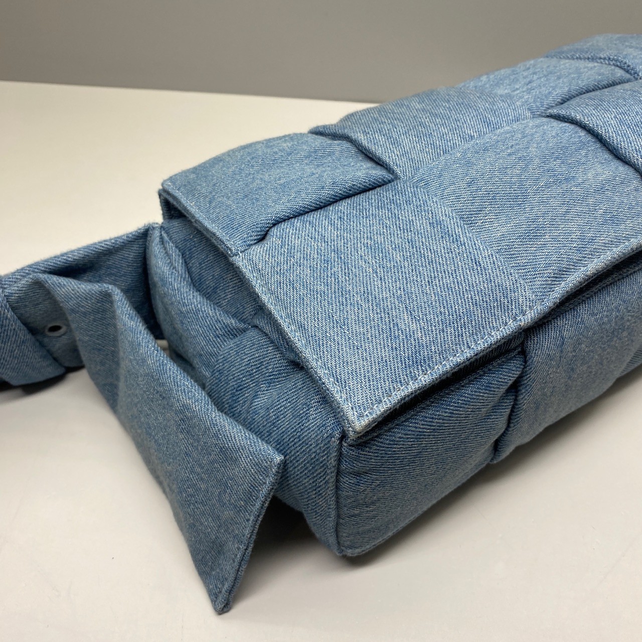 Bottega Veneta Pre-Owned Authentic Denim Boston Bag 30x15x7.5cm