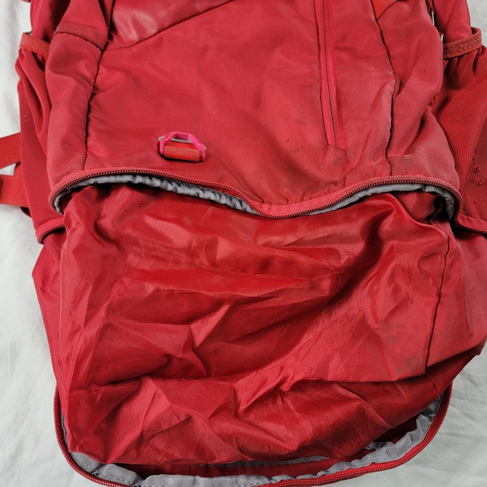 Under Armour Hustle 4.0 Red Backpack Expandable Lightweight Casual Travel