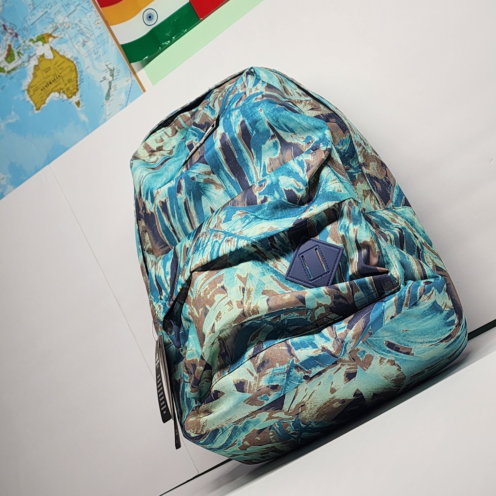 DAKINE 365 Pack 21L Backpack Tropical Watercolor Green Hana New Padded Bottom