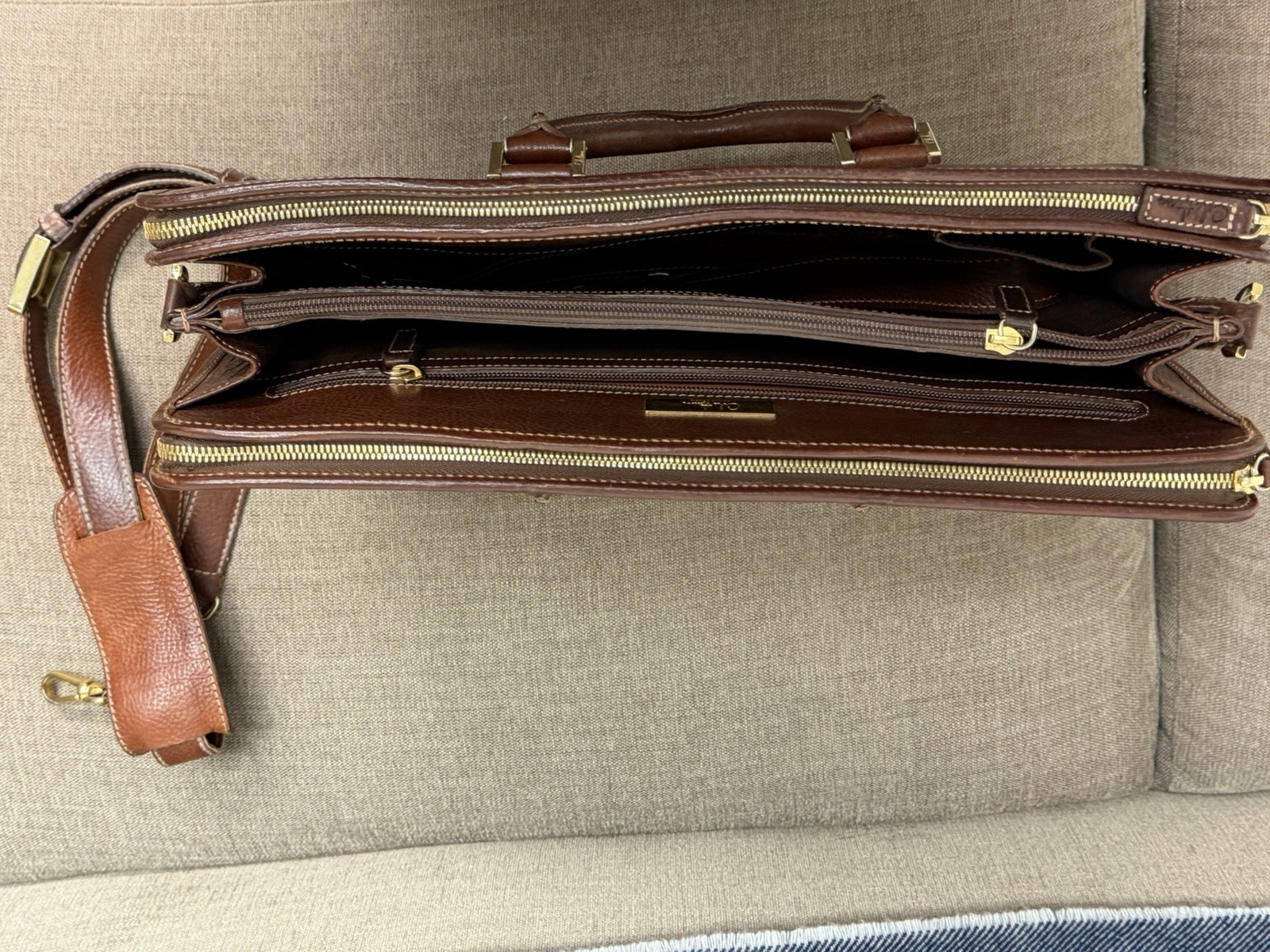 Cole Haan Leather Briefcase Brown Pebble Shoulder Bag Extremely High Quality