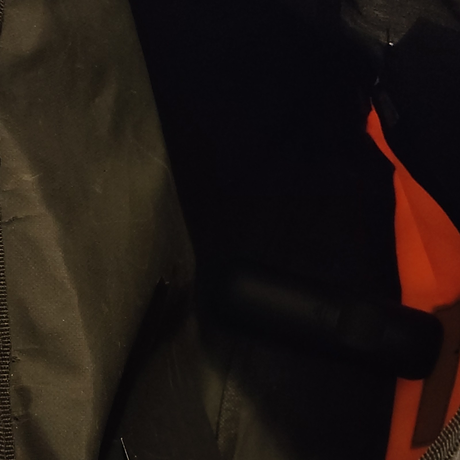 Leed’s FedEx Messenger lab top bag