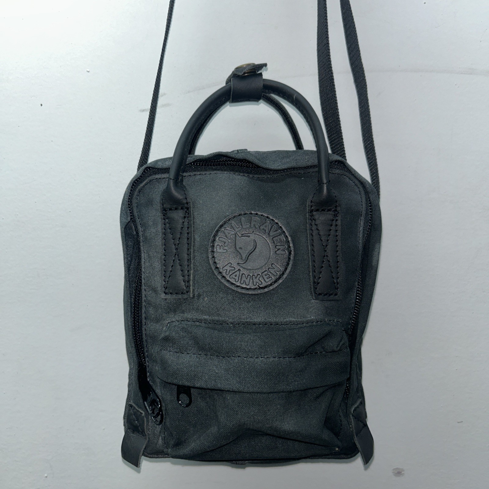 Fjällräven Kånken Mini Backpack Black 7”x8”x3”