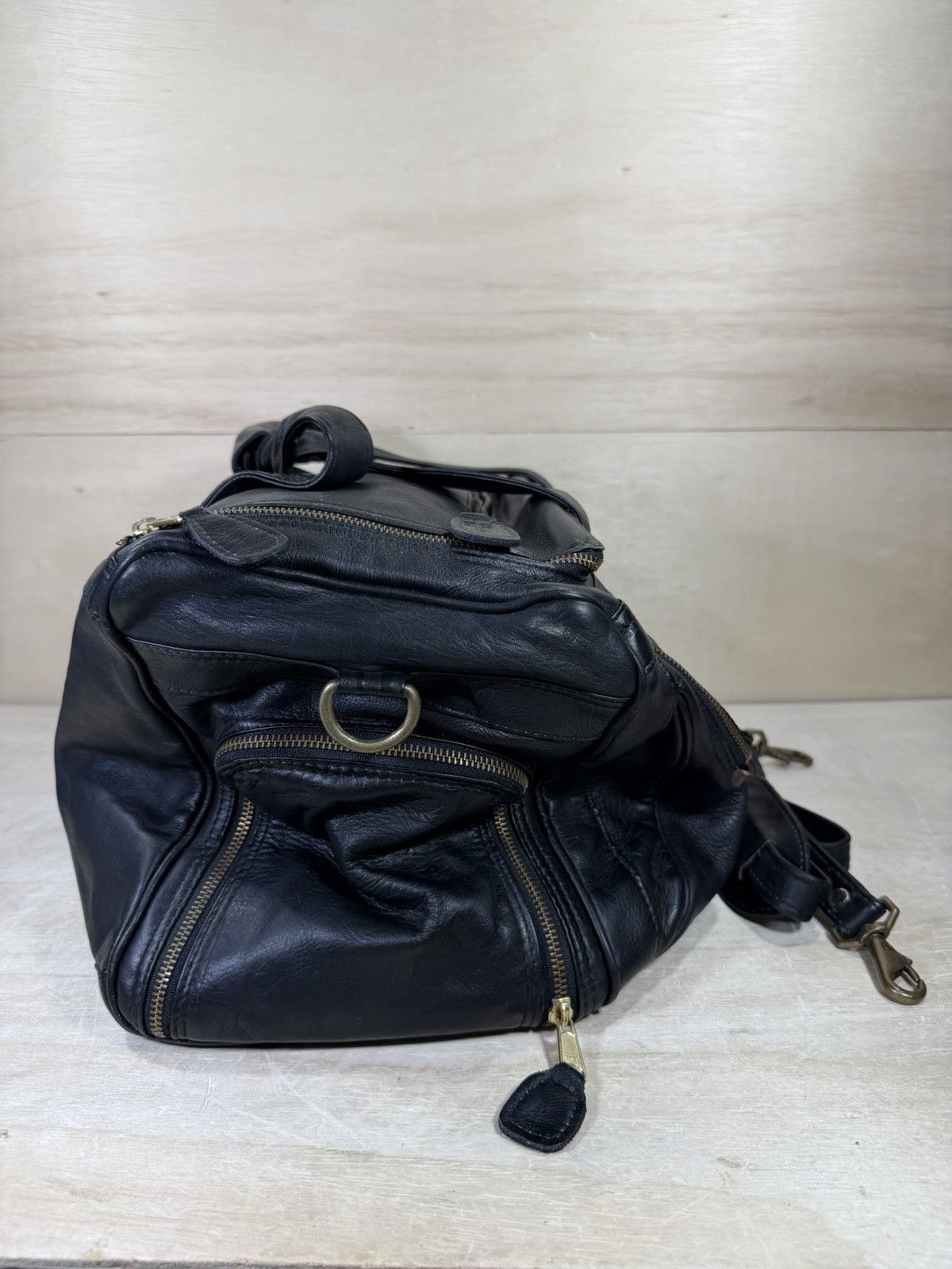 Frye Leather Duffle Bag- Black – Style 102 Benchcrafted Cross Body Strap -Duffel