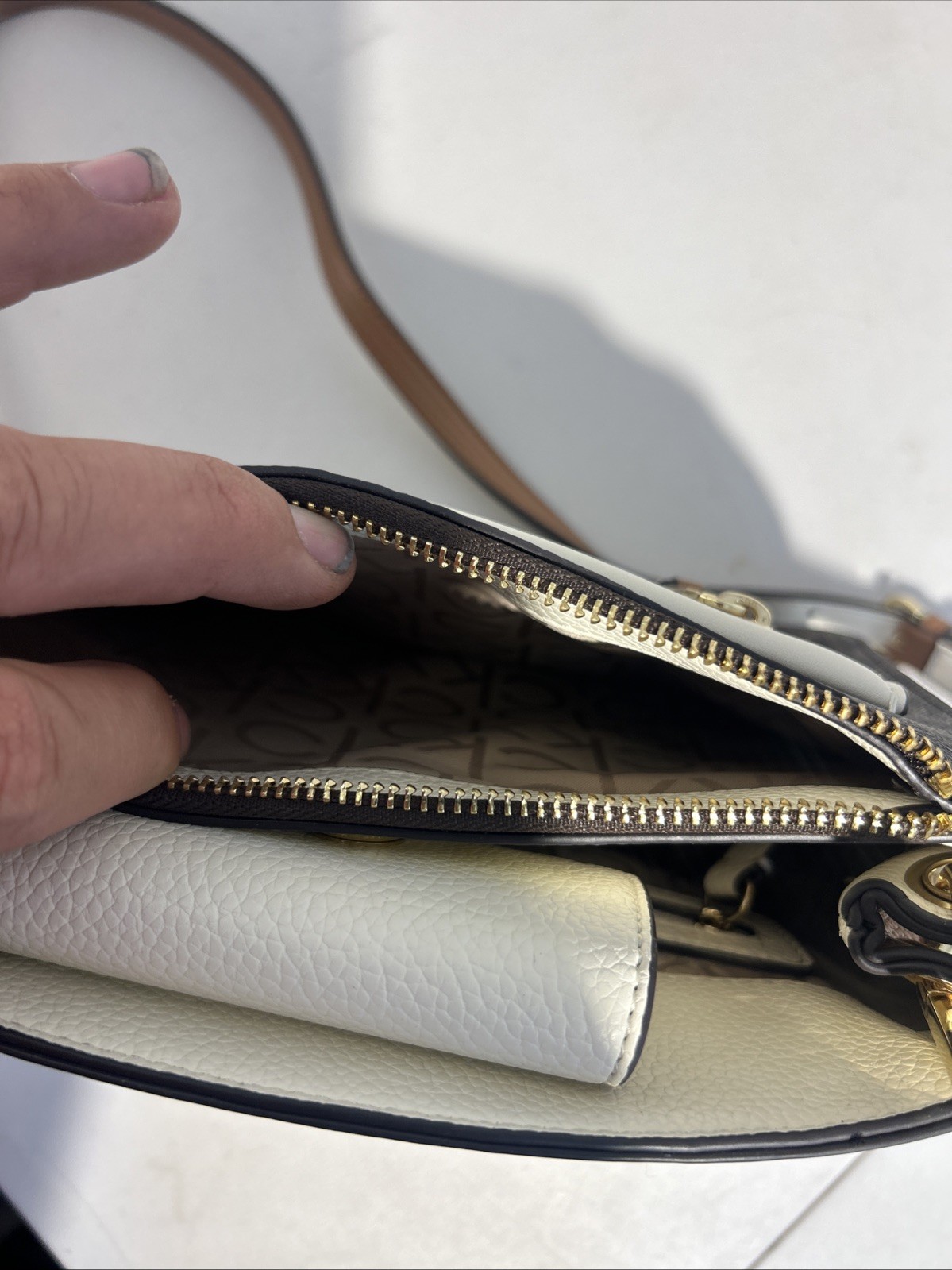 Calvin Klein Hadley Triple Compartment Crossbody, Brown/Khaki/Caramel/White, …