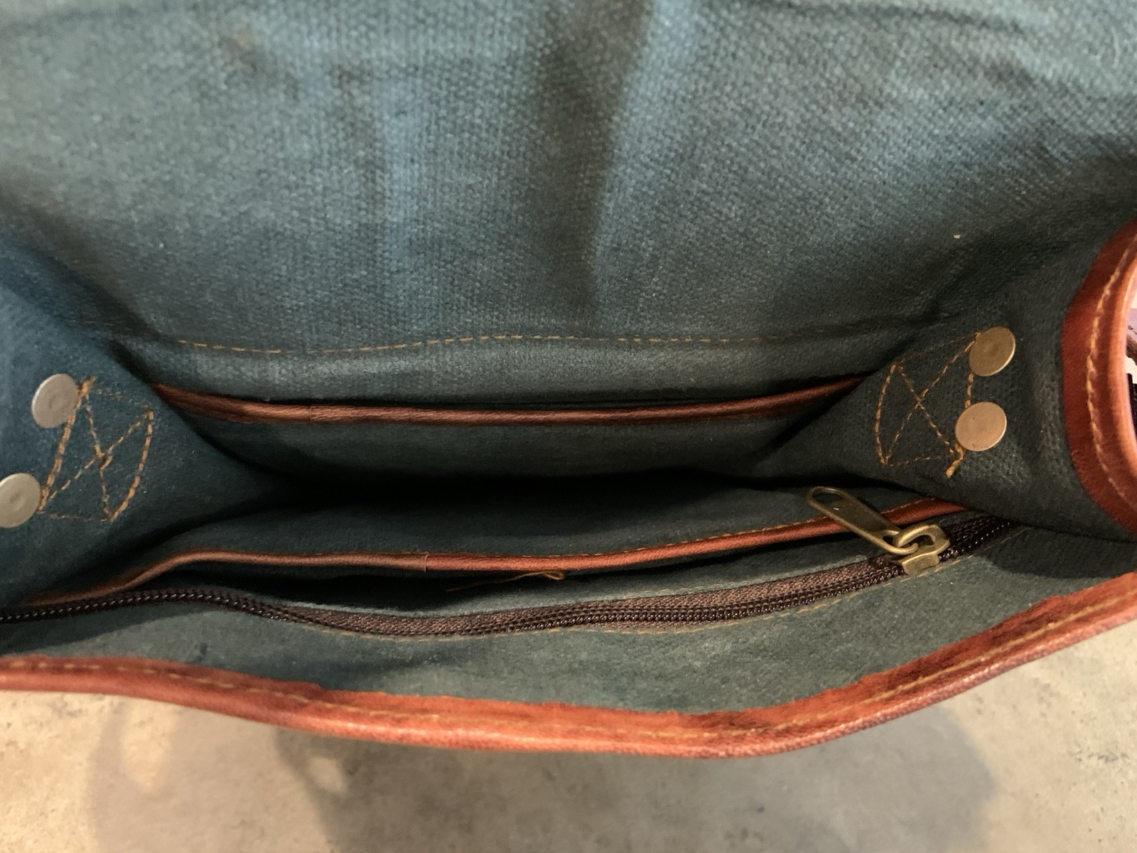 Leather Satchel Cross Body Shoulder Strap Top Handle Canvas Lined Durability EUC