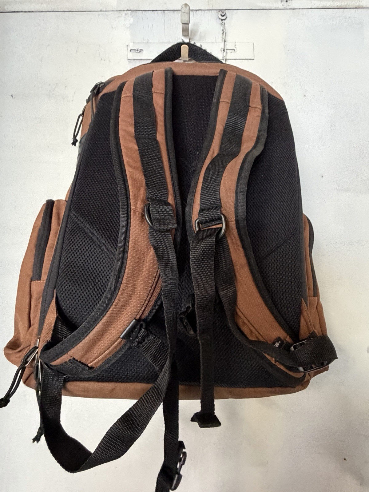 VANS Off The Wall Brown/Black Solid Backpack Zip Closure Adjustable Straps