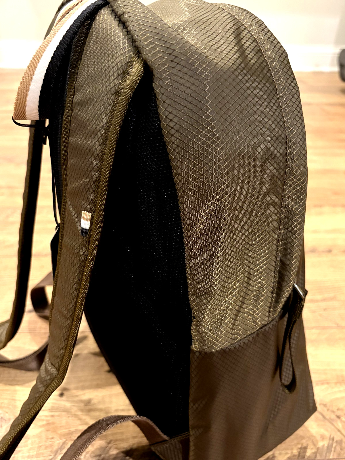 Hugo BOSS Pixel Backpack Olive Green Ripstop Laptop Sleeve 17″ NWT Designer Bag