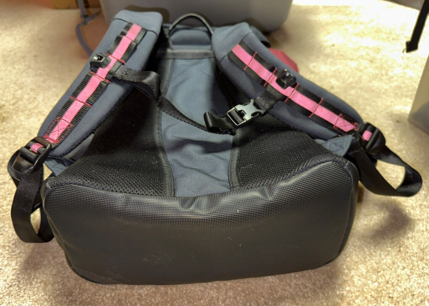OAKLEY Utility Organizing large rucksack backpack Black/maroon EUC