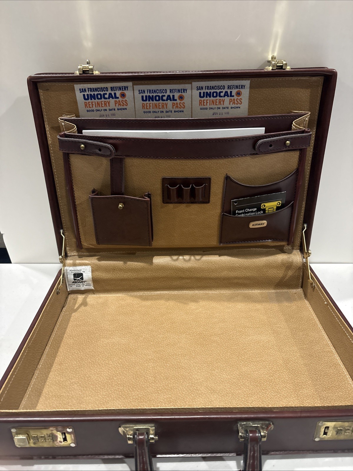 Vintage Airway Burgundy Leather Briefcase Attache Case w Unocal 76 Refinery Pass