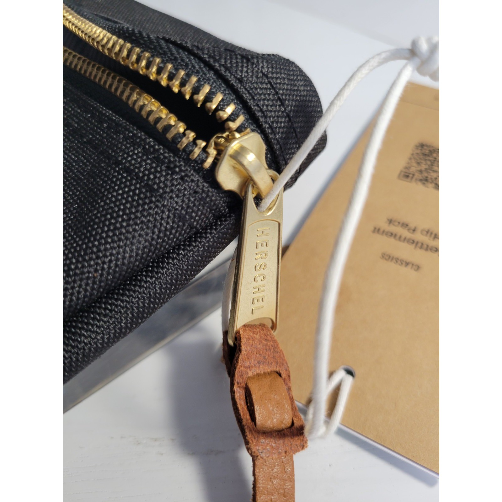 New Herschel Hip Pack Unisex OS Black Recycled Fabric Fanny Pack