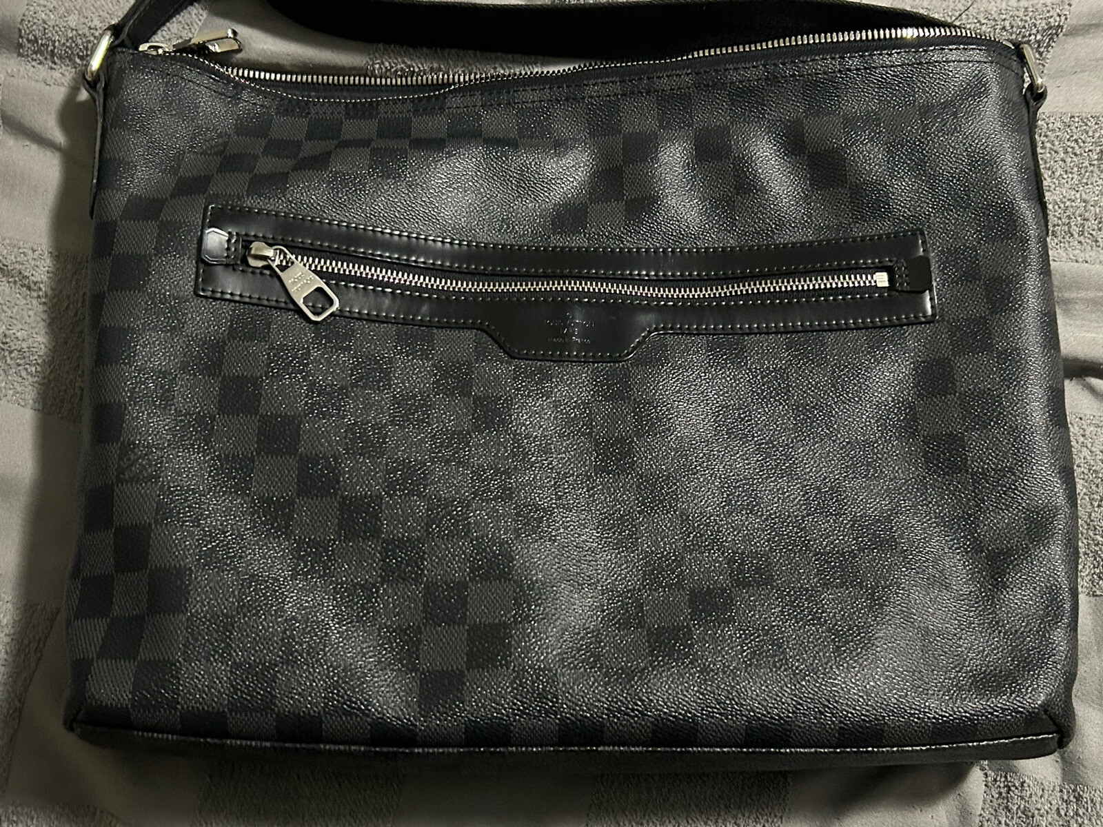 Authentic Louis Vuitton Mick Handbag Damier Graphite MM Black