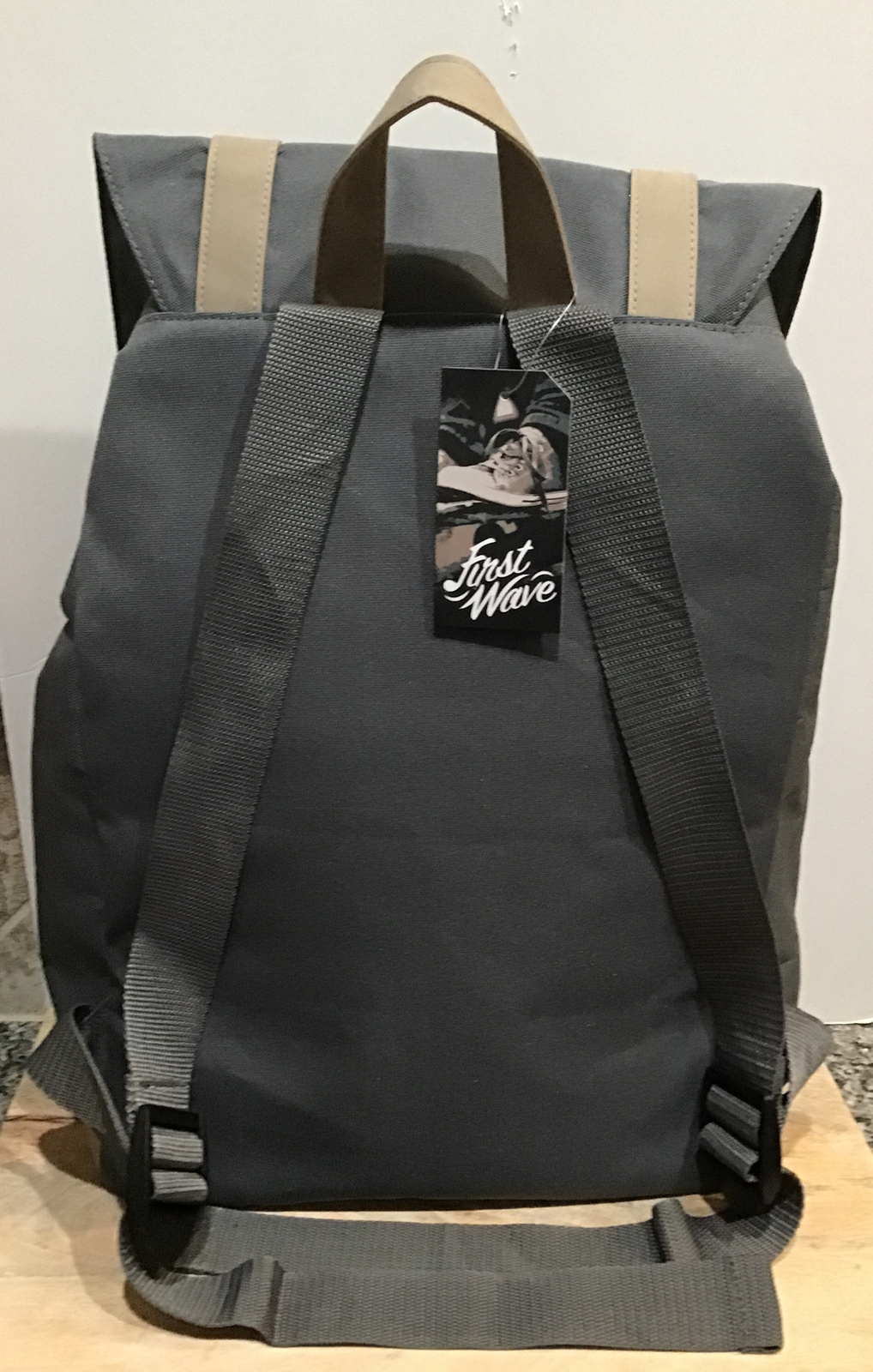 FIRST WAVE Men’s Backpack Grey S94QL160 One Size Double Straps NWT