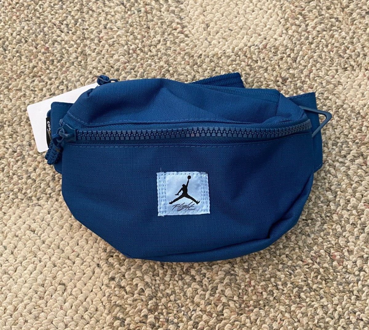 Nike Jordan Flight Crossbody Waist Bag Fanny Pack Hip Pac MA0799-BGU Adult