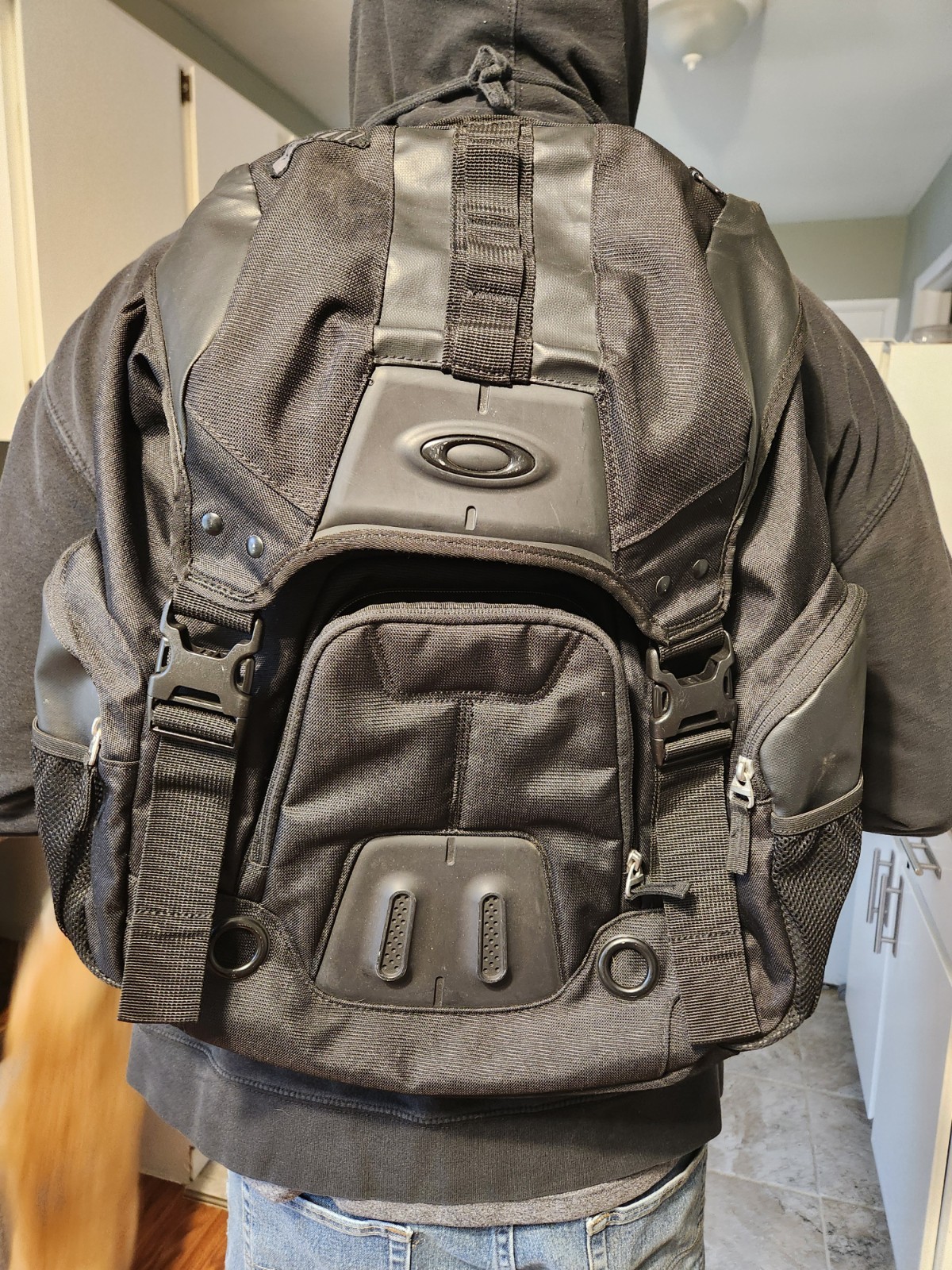 Oakley Gearbox LX Backpack All Black Blackout Tactical Stealth Bag Excellent