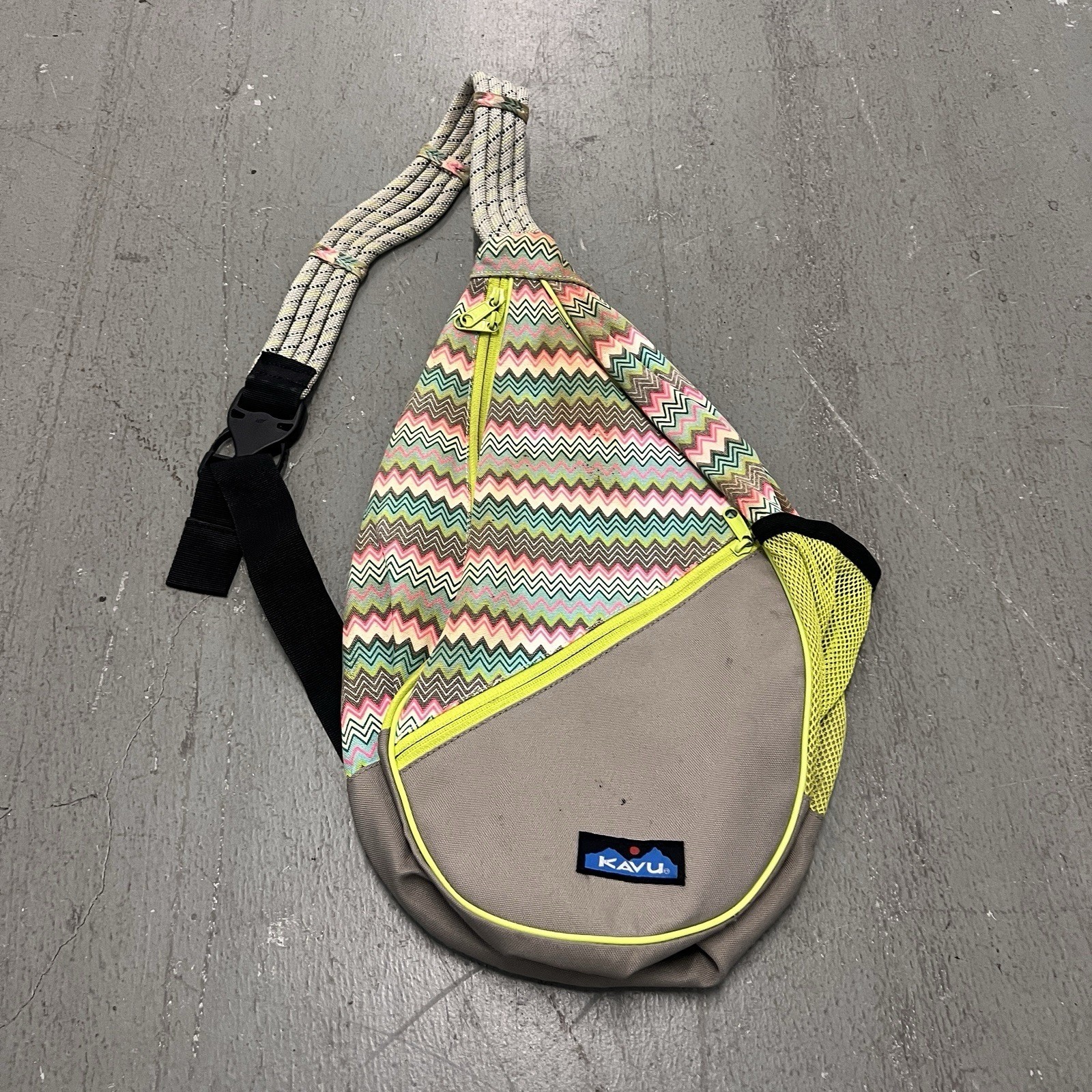 KAVU Rope Sling Backpack Bag Multi Color Zig Zag Print Men’s