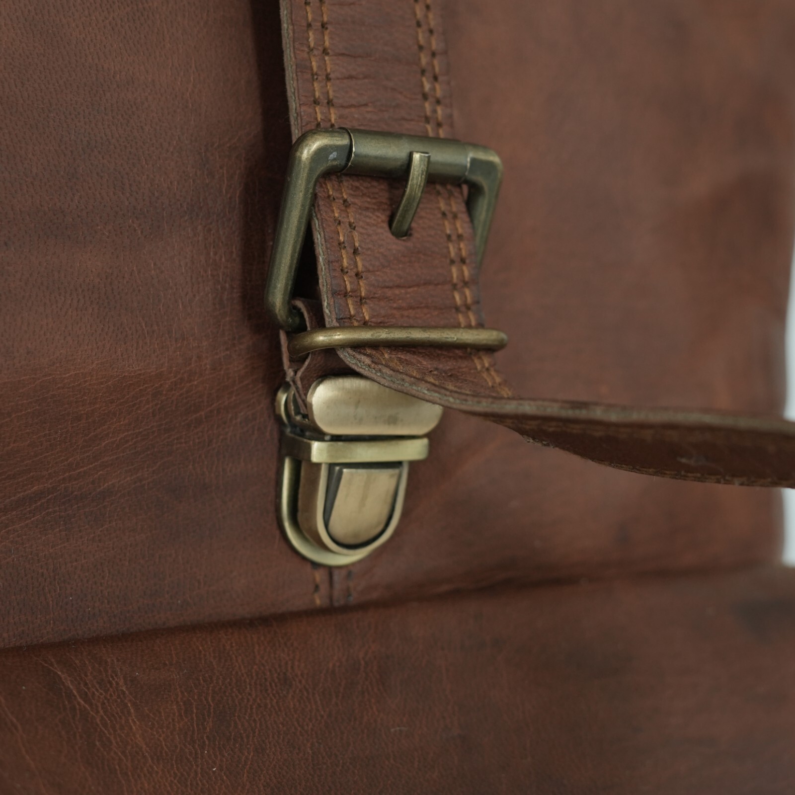 Men Vintage Genuine Leather Backpack Stylish Rucksack for Travel, Camping & uses