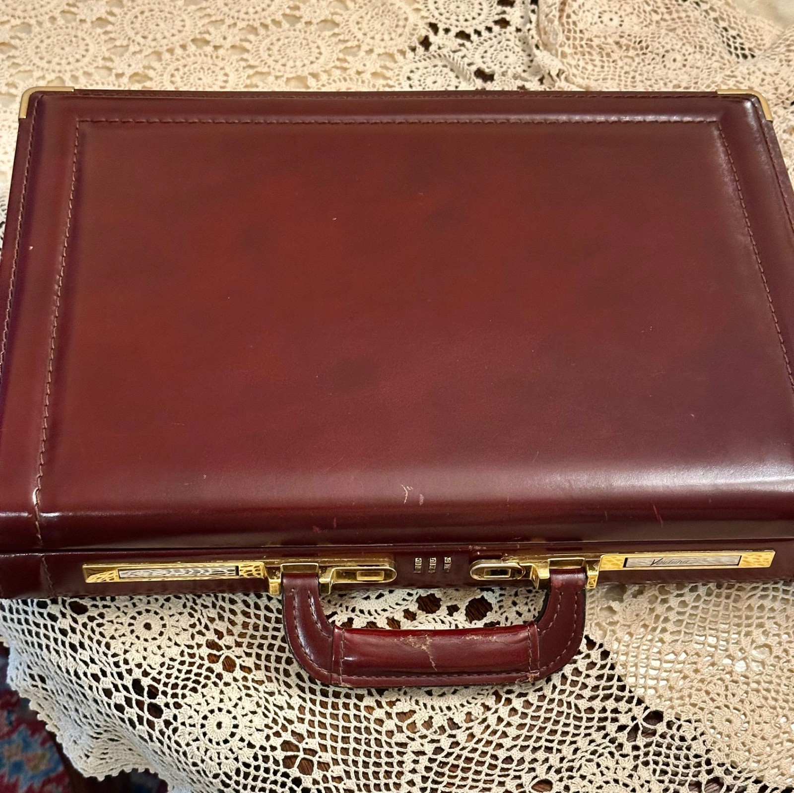Vintage Ventura Briefcase Burgandy Leather 17.5″ x 12.5″