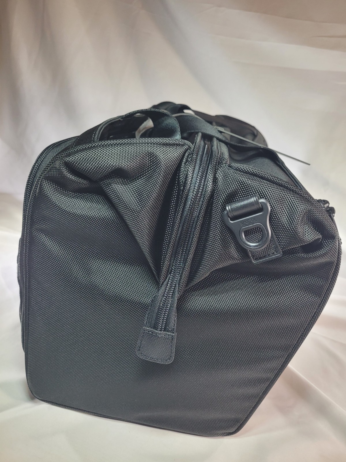 Tumi Alpha 2 FXT Framed Soft Duffel Bag – Black (96946-1041) Ballistic Nylon-NEW