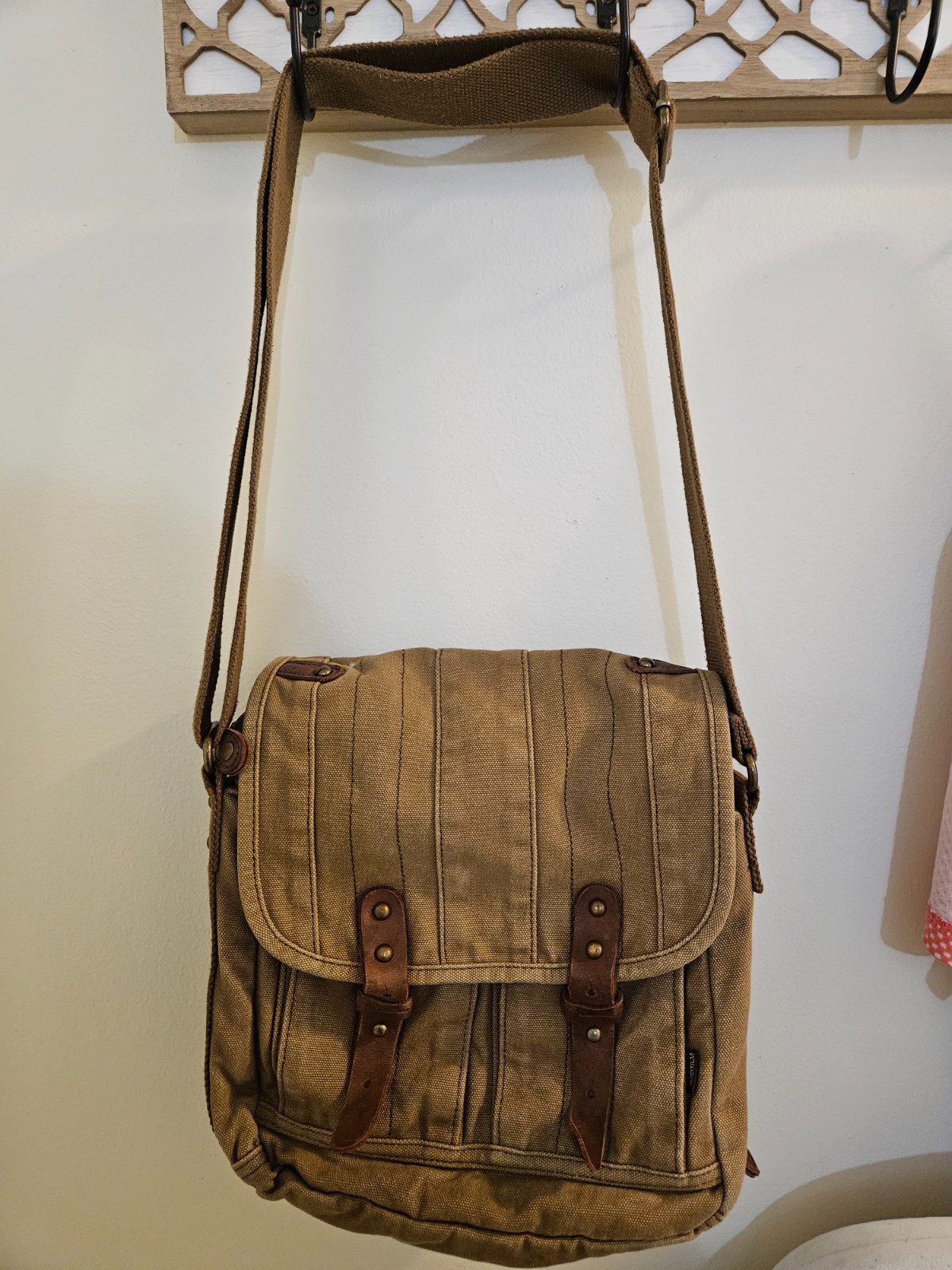 Gootium canvas messenger bag approx 12″x12″ khaki