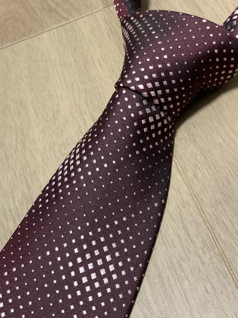 DKNY Silk Tie Burgundy Square Dot 100% Silk 8.8cm x 143cm