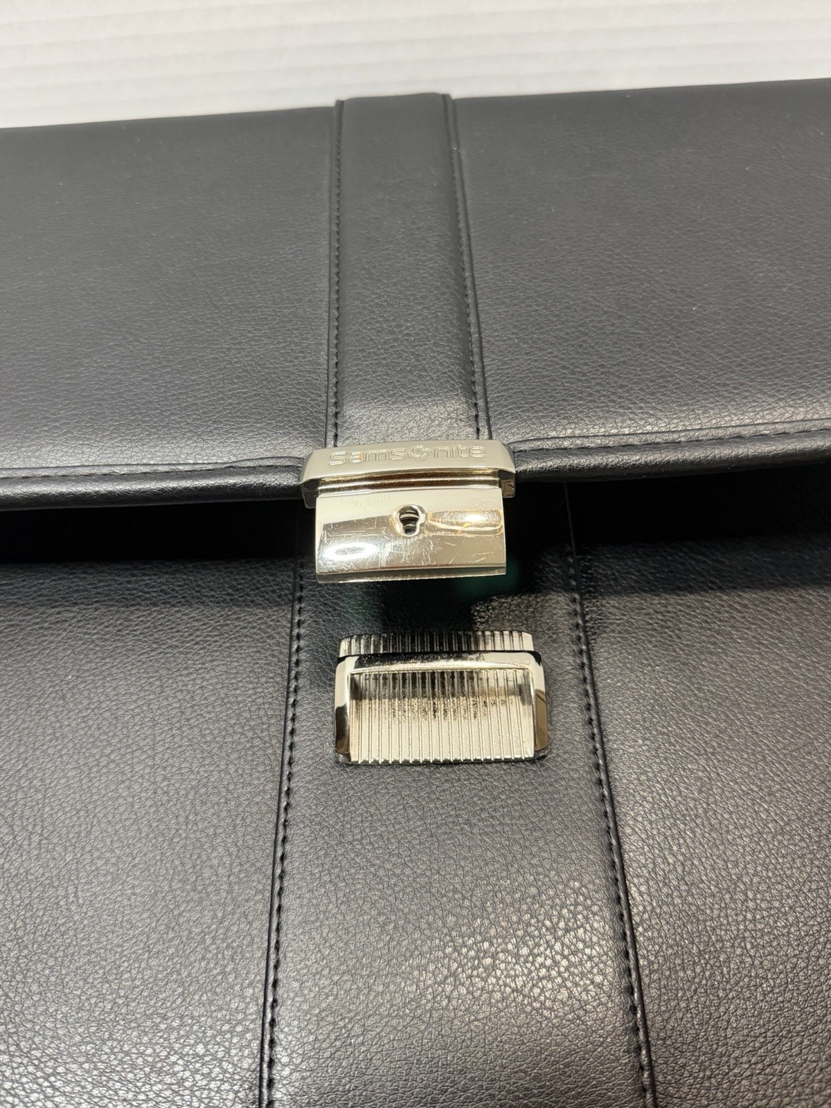 Samsonite Black Briefcase/Document Case Push Lock Top Handle Shoulder Strap