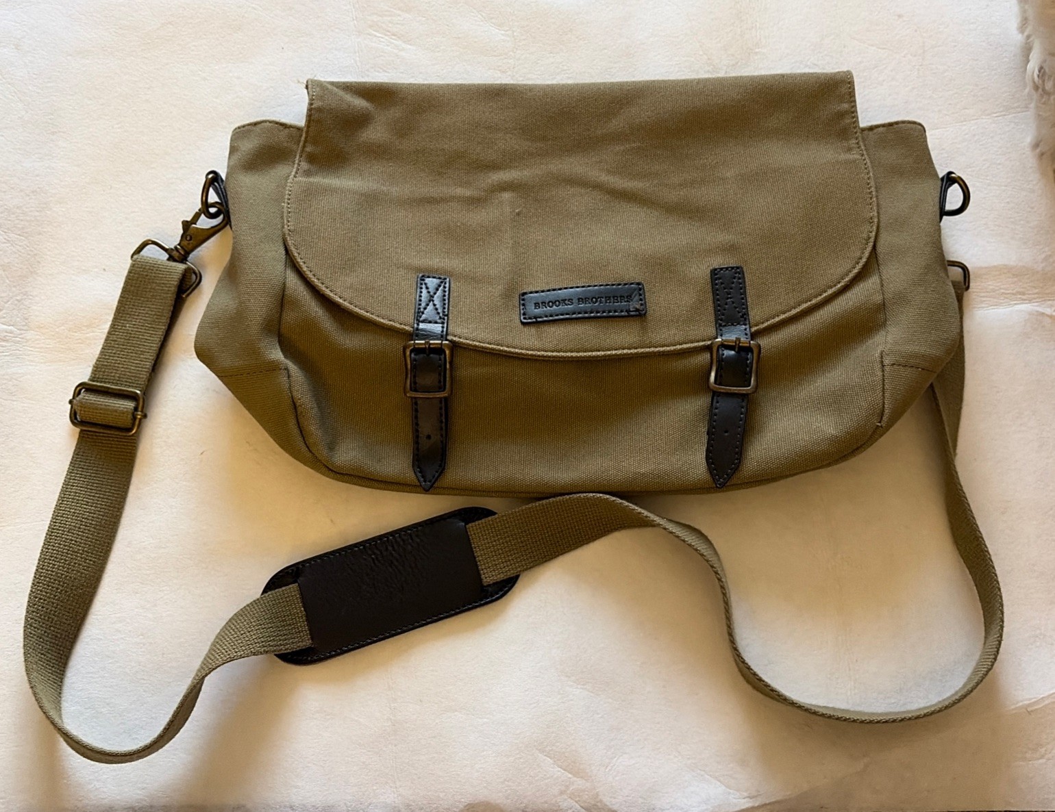 Brooks Brothers Canvas Messenger /Shatchel Bag In Khaki Leather Trim Army Estate