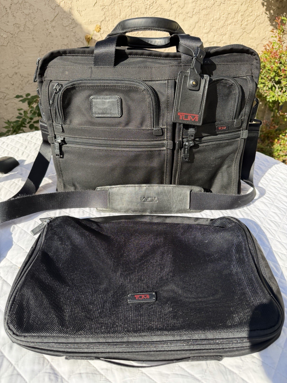 TUMI Alpha 17″ Business Briefcase Bag Black 26114DH W/Tech Accessory Pouch Case