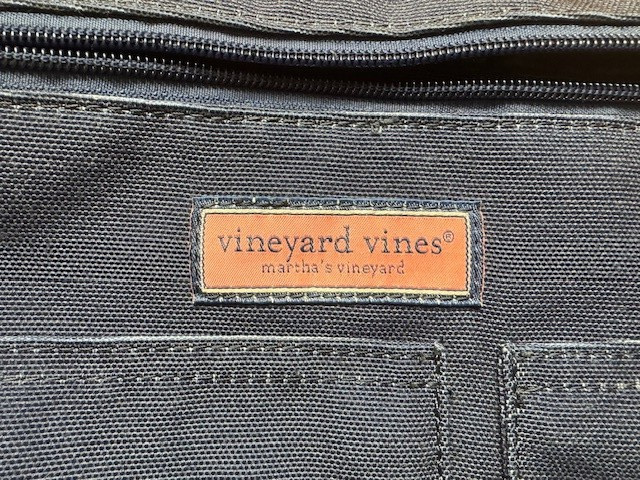VINEYARD VINES Sports Pouch, Blue Limited Edition-Zip Pocket- FREE SHIPPING