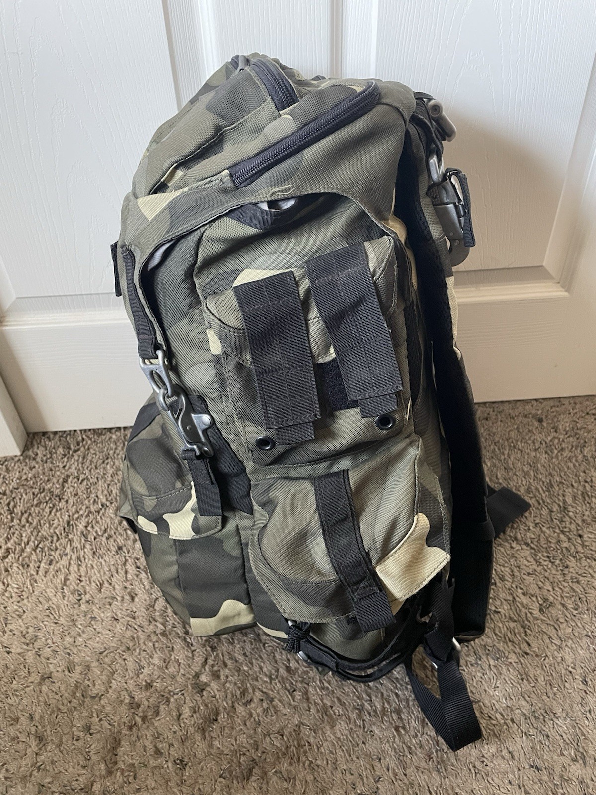 RARE OAKLEY AP MECHANISM BACKPACK Camo Mountain Division Hiking Day Pack Bag