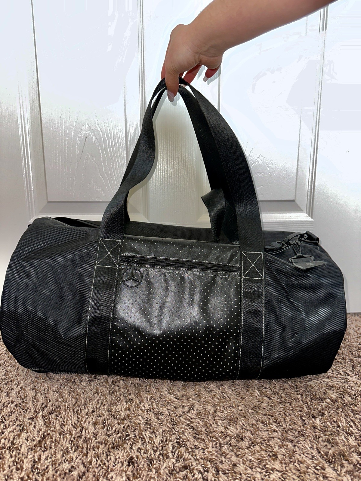 MERCEDES BENZ GENUINE! 20X10 MENS SHOULDER DUFFLE