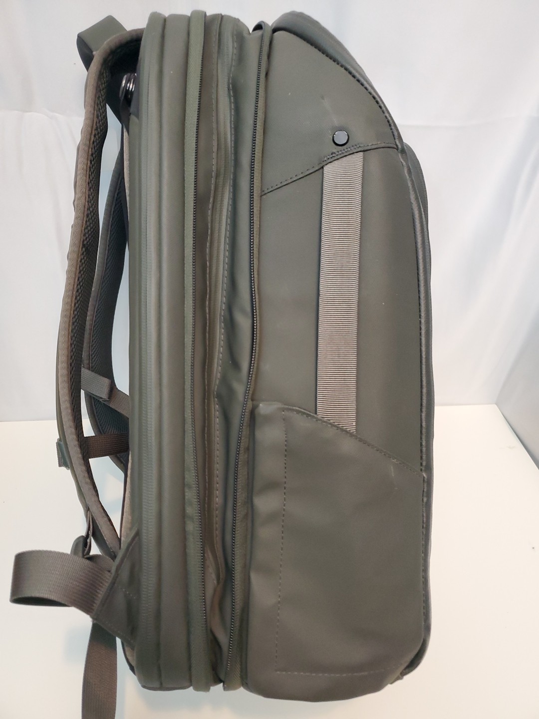 Nomatic Travel Pack 20L, Expands to 30L, Olive Color, Good Condition, $349 Value