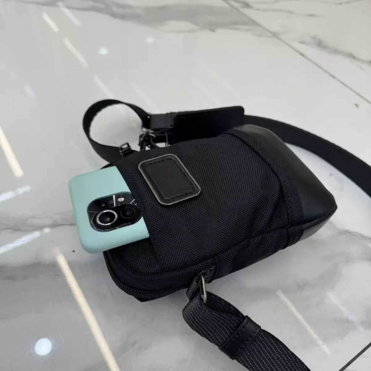 NEW TUMI Compact Everyday Crossbody Bag 2223311 Black Ballistic Nylon Travel