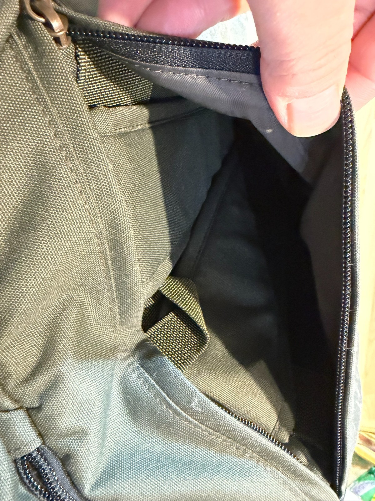 Filson Dryden Duffle Pack 2-in-1 Backpack Convertible Travel Bag – Otter Green