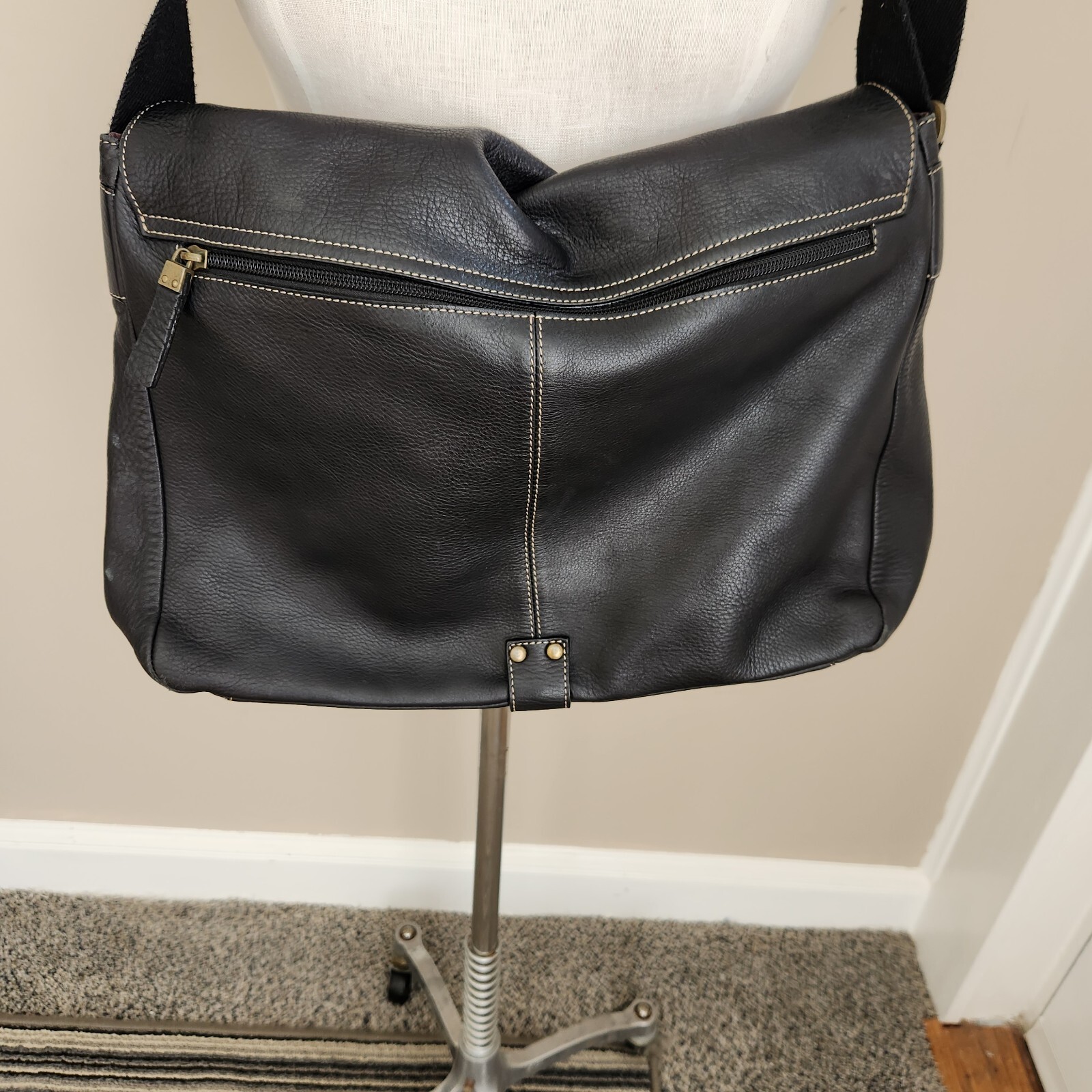 Puntotres black leather laptop messenger briefcase bag Spain
