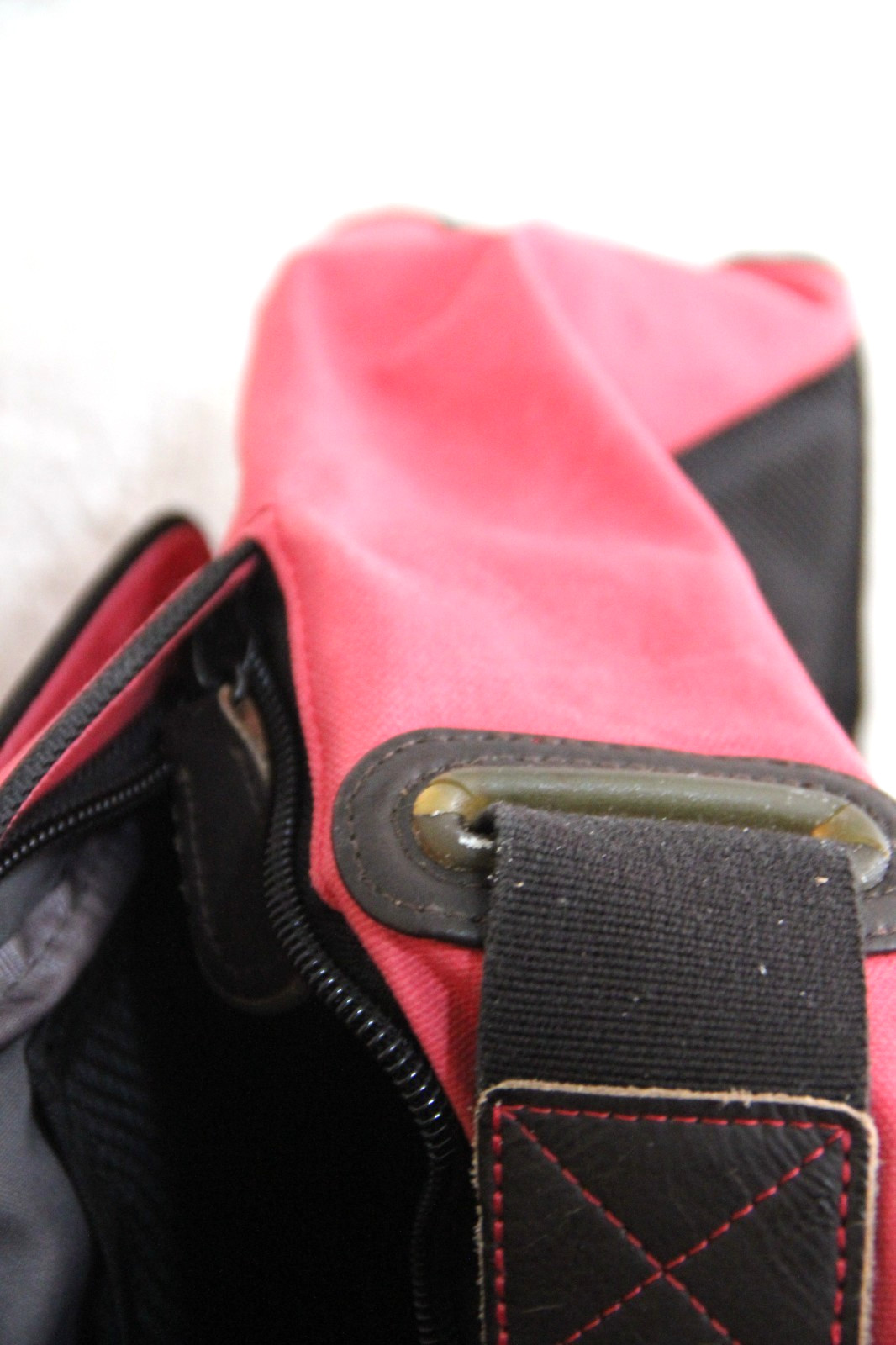 Messenger bag – Quer QCASE II Limited Edition Q10 Black/Pink Germany