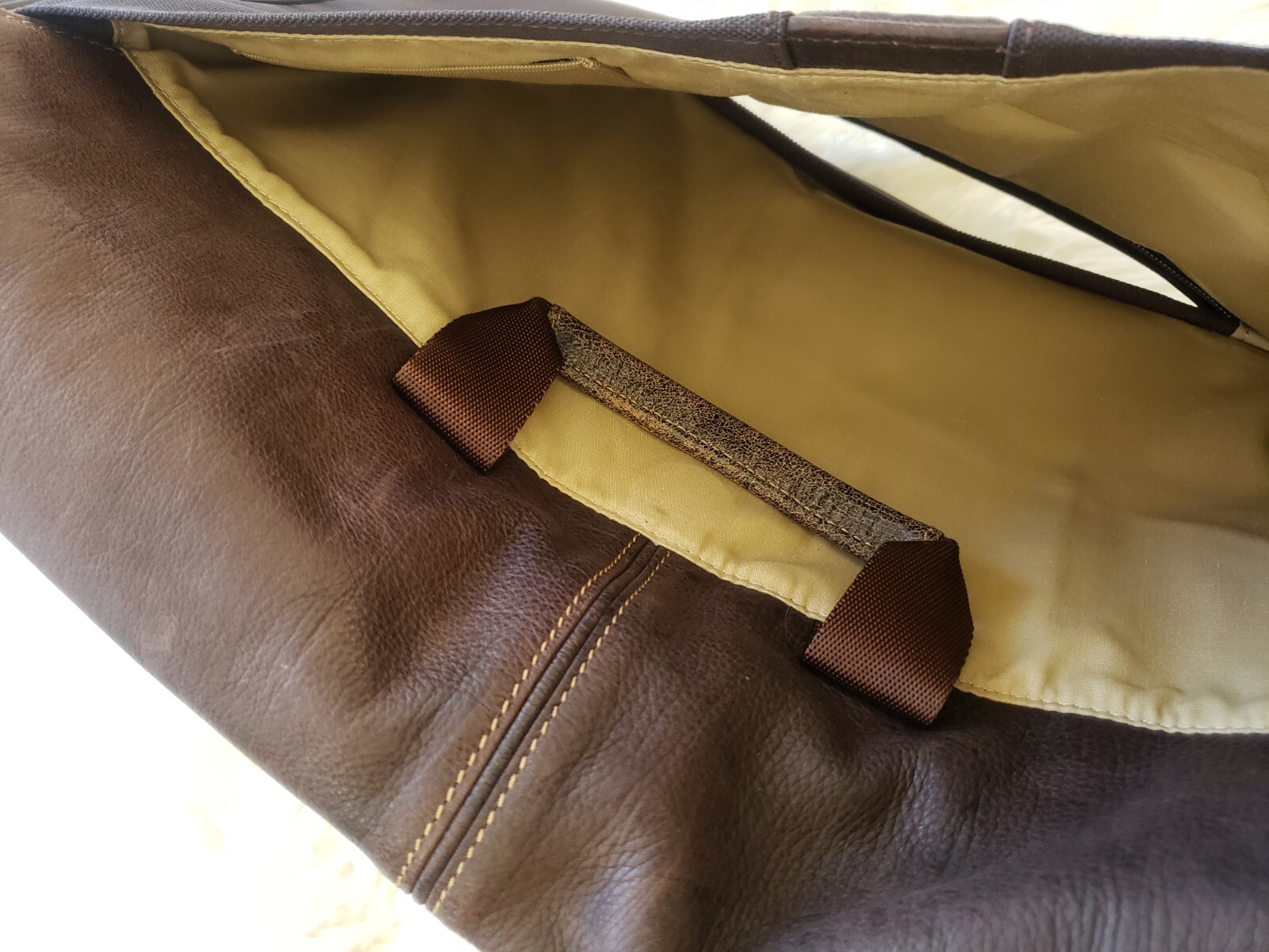 🌺Boconi Brown Leather Garth Slim Mailbag Men Messenger Laptop Crossbody Bag