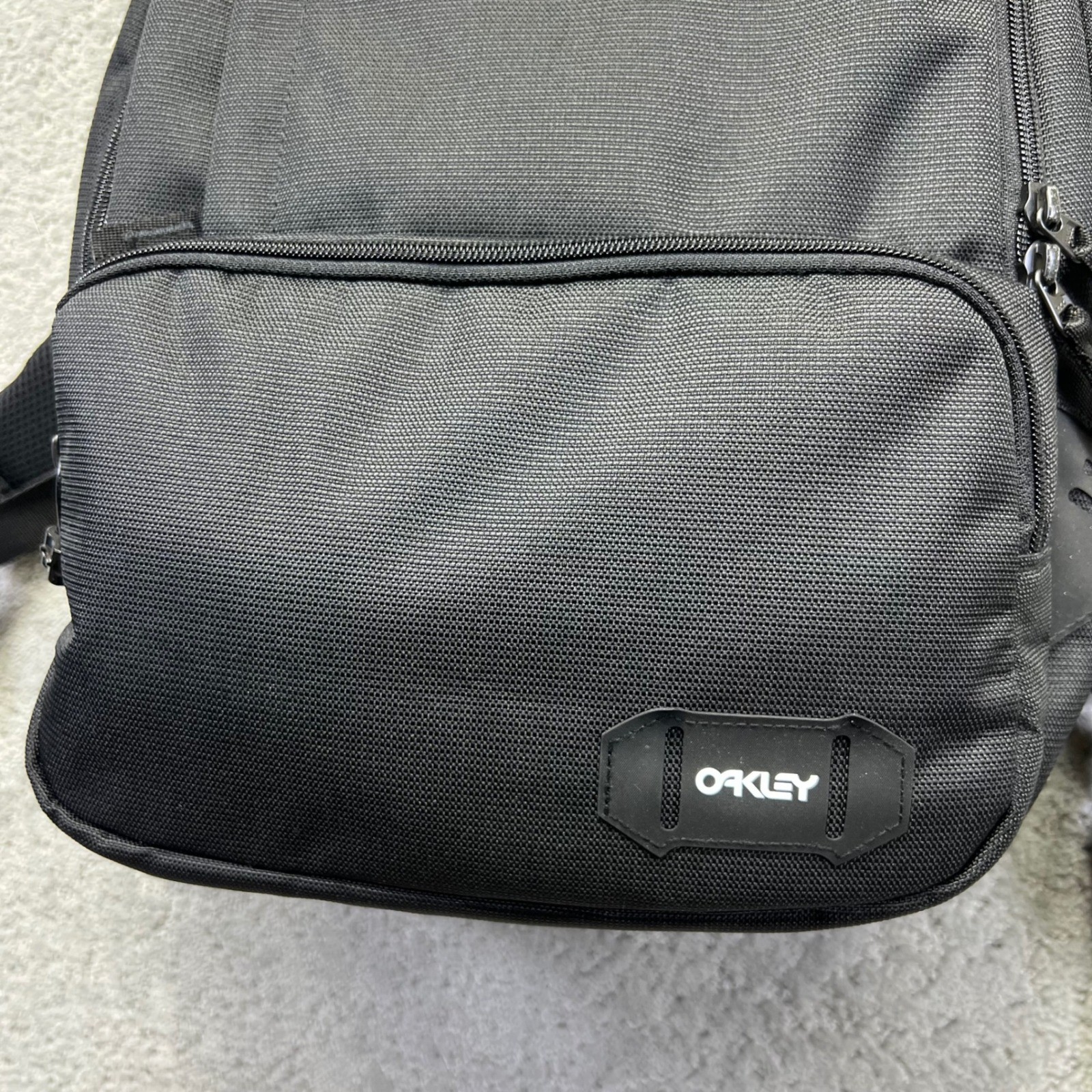 Oakley Street Organizing Backpack 22L Black 9214250DM Delinea Logo NEW WITH TAGS