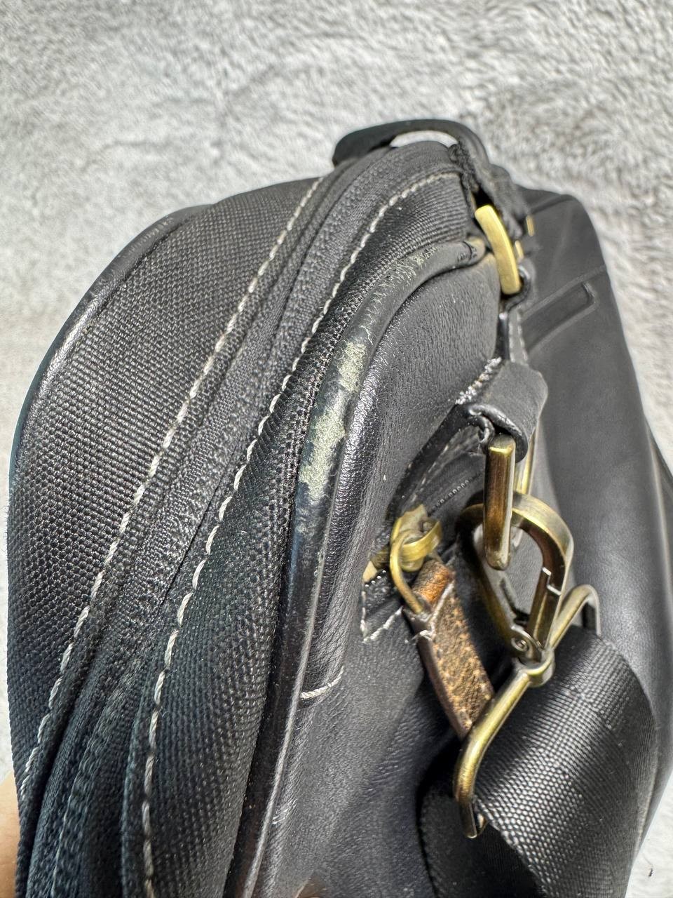Boconi Black Leather Tumbled Pebbled Messenger Briefcase Laptop Case