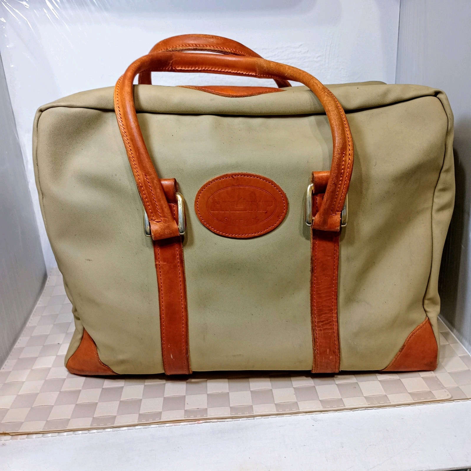 RARE VINTAGE 1980’s CRUMP THICK VINYL SADDLE LEATHER- DUFFEL- GYM- TRAVEL BAG