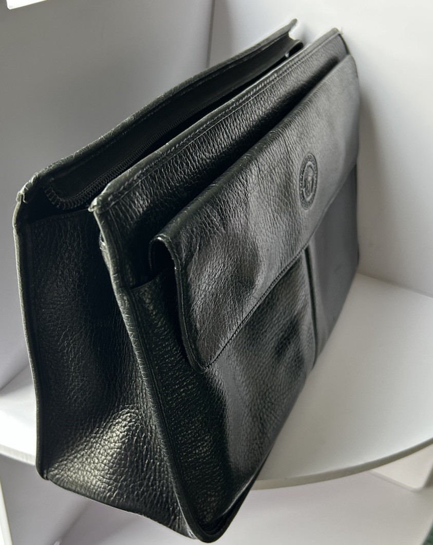 Gianni Versace Clutch Bag Unisex Pebbled Leather Pouch Medusa Zip Pockets Black