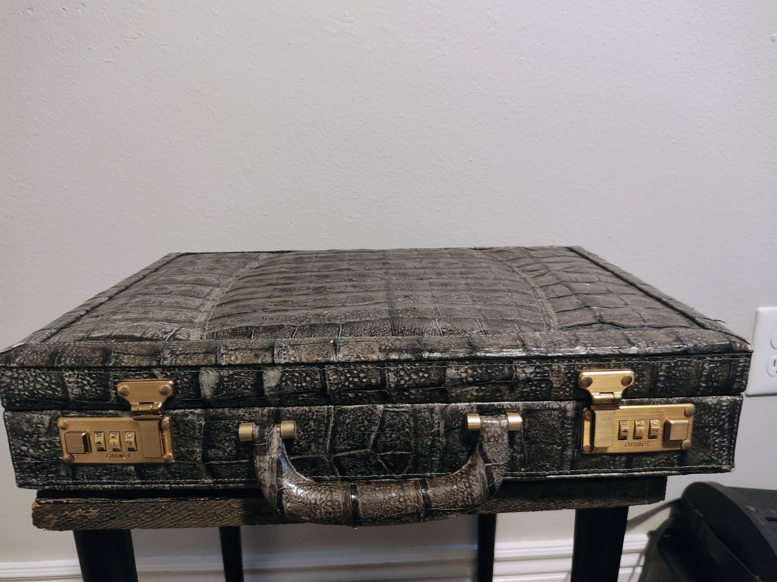 PRIMEIRO Luxury Genuine Crocodile Skin Leather Hard Case Attaché Briefcase Gray.