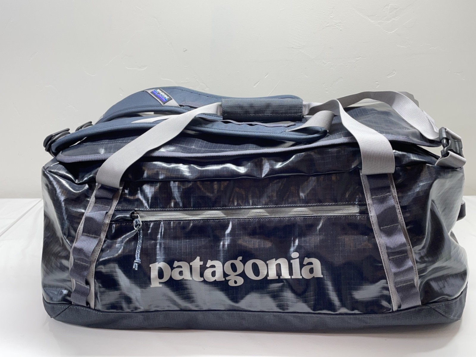 NEW w/ TAGS Patagonia Black Hole Duffel 55L Shiny Black 49342 Backpack READ S2