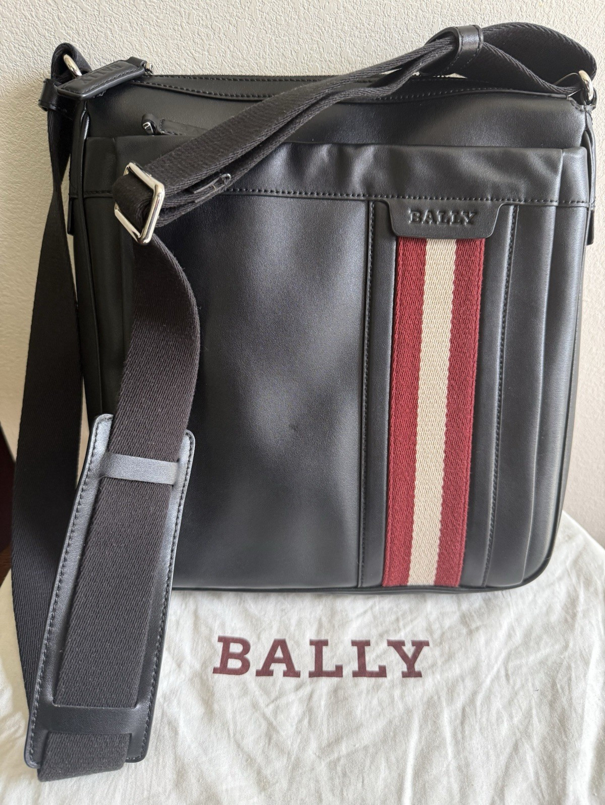 Bally Diston-MD Black Leather Messenger Crossbody Bag w/ Dust Bag & Tags